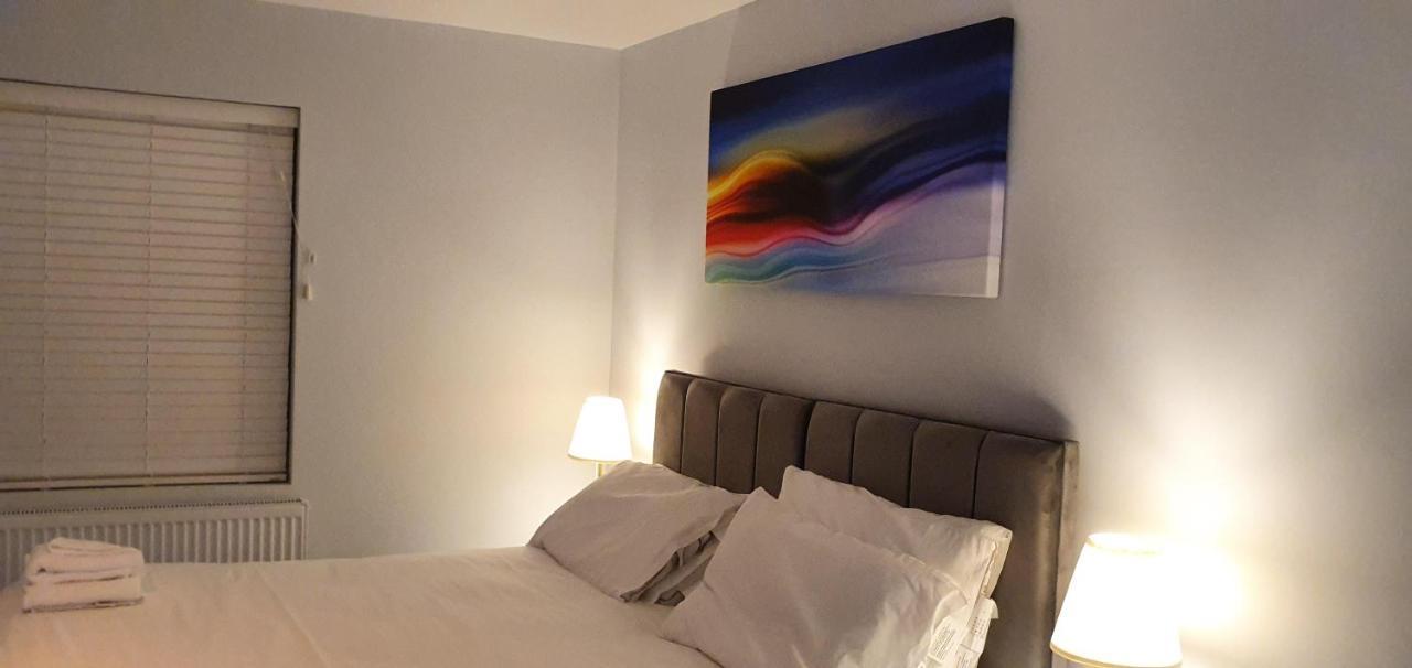 Garland Modern Spacious Apartment, Brentwood 1 Ngoại thất bức ảnh